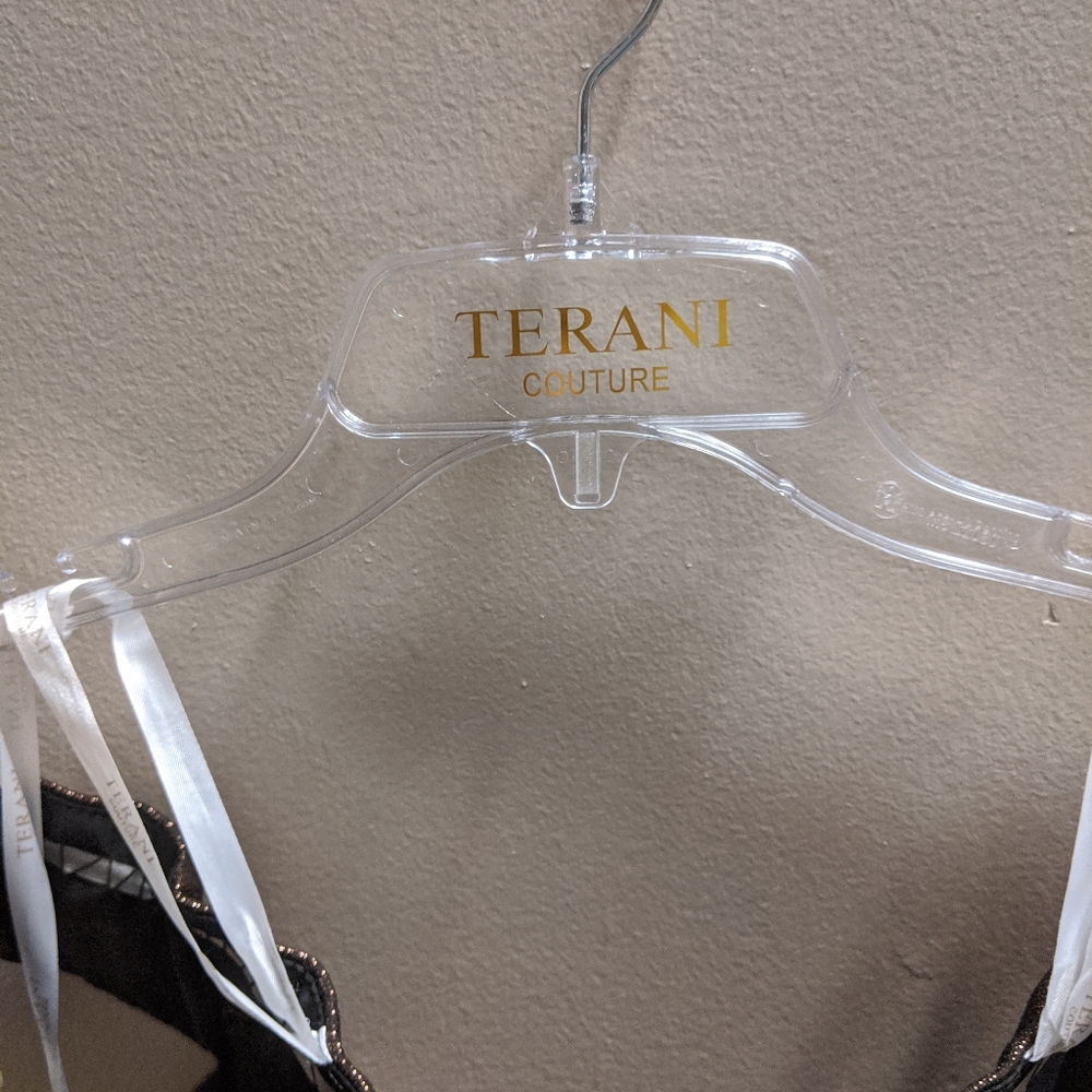 Cocktail dress. - Picture 2 of 6